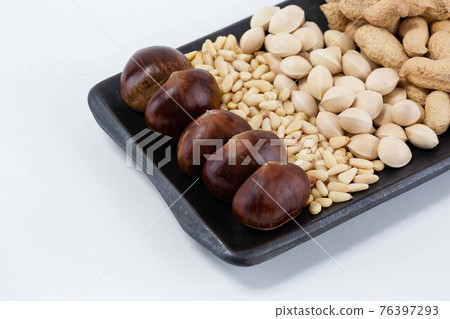 mix of pine nuts, walnuts, ginkgo nuts, chestnuts, peanuts mix of pine nuts, walnuts, ginkgo nuts, chestnuts, peanuts 76397293