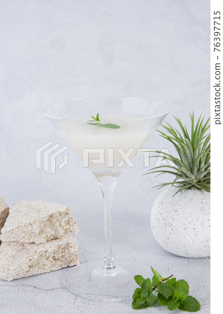 mint rice wine in cocktail glass 76397715