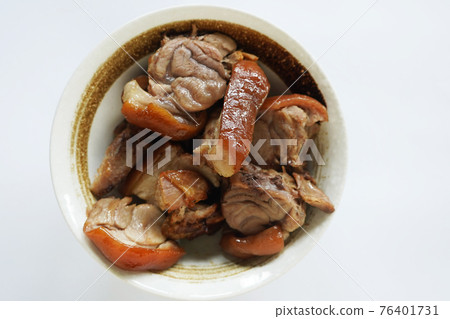 滷豬腳 76401731