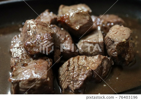 骰子牛排 76403196