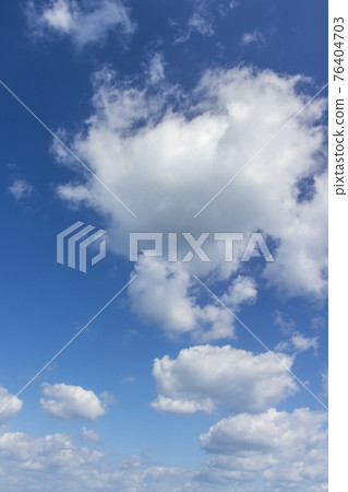 Refreshing cotton cloud sky Refreshing cotton cloud sky 76404703