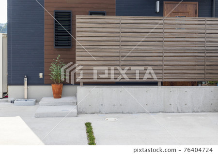 新建生態屋零件入口引道停車位 76404724