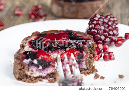 tartlet with strawberries and blueberries in curd cream tartlet with strawberries and blueberries in curd cream 76406901