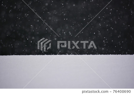 雪地 76408690