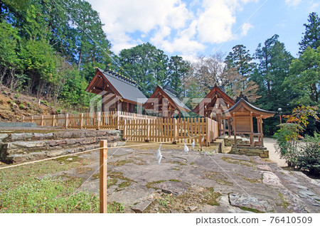 Naiku of Yamaguchi Daijingu, Ise in the west Naiku of Yamaguchi Daijingu, Ise in the west 76410509