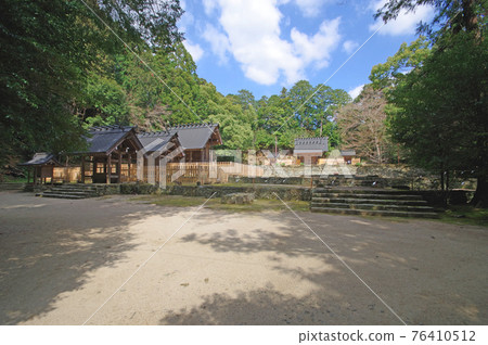 Ise in the west Yamaguchi Daijingu Geku and Naiku in the precincts 76410512