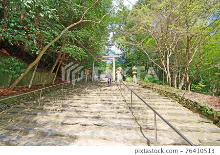 Ise in the west A person climbing the stone steps on the approach to Yamaguchidaijingu 76410513