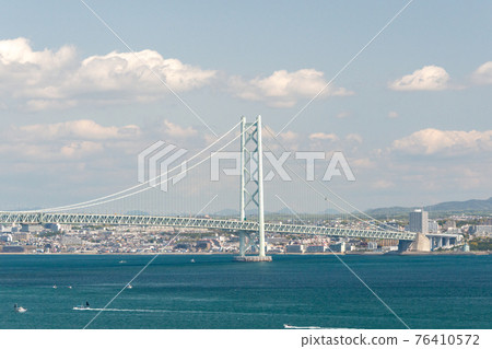 Akashi Kaikyo Bridge seen from Awaji Island 76410572