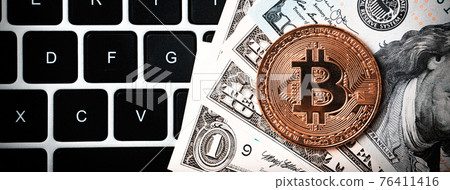 比特幣 虛擬貨幣 貨幣 美金 美元 美鈔 頂視圖 Bitcoin USD money ビットコイン 比特幣 虛擬貨幣 貨幣 美金 美元 美鈔 頂視圖 Bitcoin USD money ビットコイン 76411416