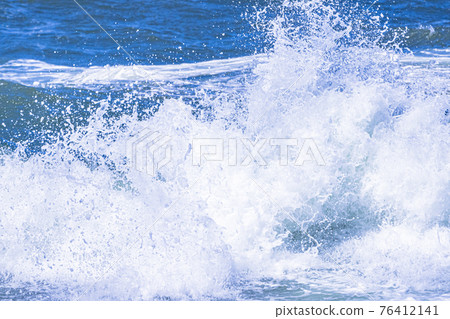 wave image 76412141