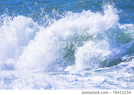 wave image 76412234