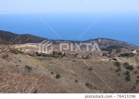 The sea seen from the summit of Nangoyama 76413296