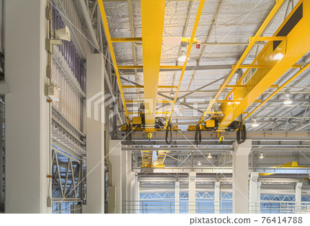 Overhead crane for manufacturing production plant. 76414788