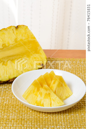 Cut pineapple Cut pineapple 76415831