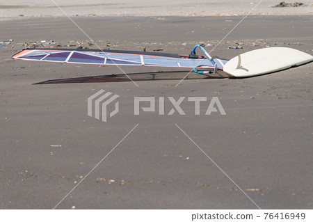 [Relaxing sandy beach windsurfing during breaks] 76416949