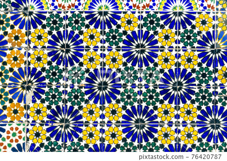 Arabic pattern background, oriental islamic ornament. Moroccan tile, or Moroccan zellij - traditional mosaic 76420787