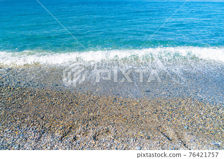 Sea and blue sky [Toyama Prefecture] 76421757