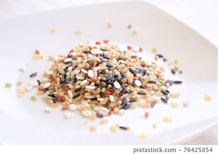 Millet 76425854