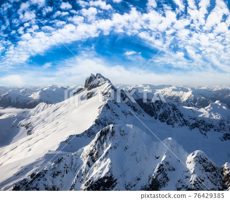 Snow Covered Canadian Mountain Landscape 76429385