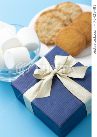 White day image White day image 76429493