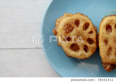 Deep-fried lotus root with chicken 76431411