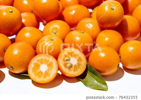 Fresh fruit kumquat Fresh fruit kumquat 76432355