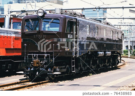 停在整車廠的EF58型電力機車 76438983