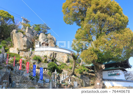 [Hiroshima Prefecture] Senkoji Temple under fine weather, Ishizuchi Zao Gongen 76440678