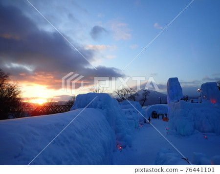 具有冬季北海道藝術的支笏湖冰節 76441101