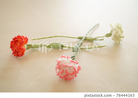 Mother's Day hand-knitted carnation gift 76444163