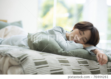 Sleep image Sleep image 76444261