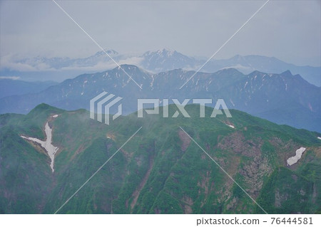淺草山的毛毛山和越後山 淺草山的毛毛山和越後山 76444581