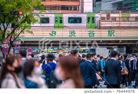 Tokyo cityscape of Japan 905 people in Osaka (the highest number ever). After the cancellation, many people will be in front of Shibuya station = April 8 Tokyo cityscape of Japan 905 people in Osaka (the highest number ever). After the cancellation, many people will be in front of Shibuya station = April 8 76444978