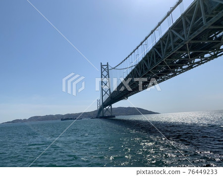 Great power! Photo from the bottom of Akashi Kaikyo Bridge 76449233