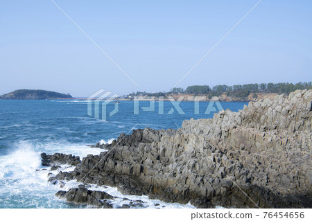 The sea of Tojinbo, Fukui Prefecture 76454656