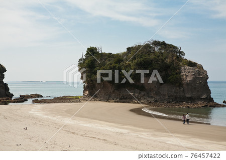 Strange rocks on the west coast of Satsumasendai City Strange rocks on the west coast of Satsumasendai City 76457422