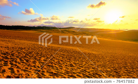 Tottori Sand Dunes (evening view) Tottori Sand Dunes (evening view) 76457882