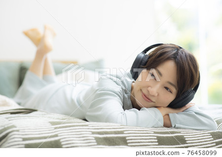 Stay home Stay home 76458099