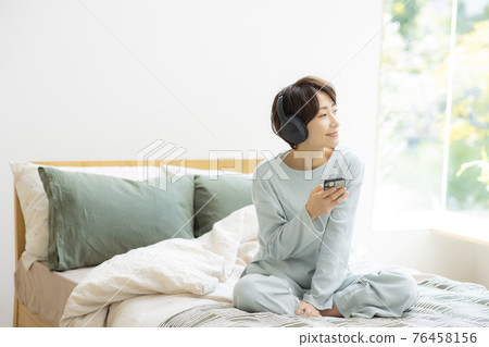 Stay home Stay home 76458156