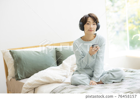 Stay home Stay home 76458157