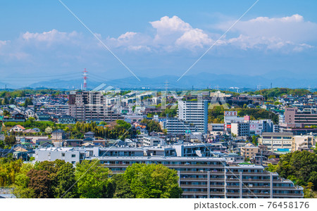 Yokohama cityscape of Japan overlooking the cityscape such as the direction of Azamino Station where the blue sky spreads 76458176