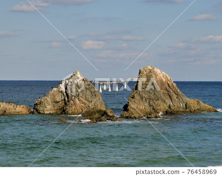 Fukuoka Itoshima-Sakurai Futamigaura Meotoiwa (fine weather) Fukuoka Itoshima-Sakurai Futamigaura Meotoiwa (fine weather) 76458969