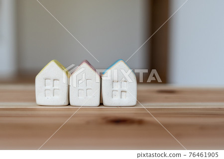 3個可愛的小房子 76461905