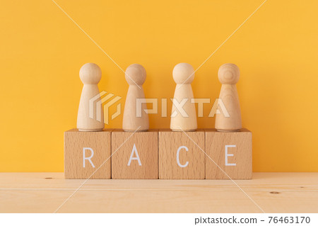 Race | Building blocks with "RACE" and 4 humanoid objects 76463170