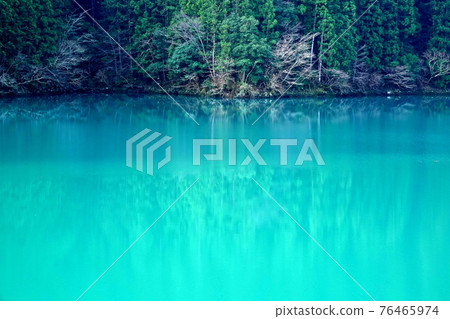 Emerald green Nagayasu dam lake 76465974