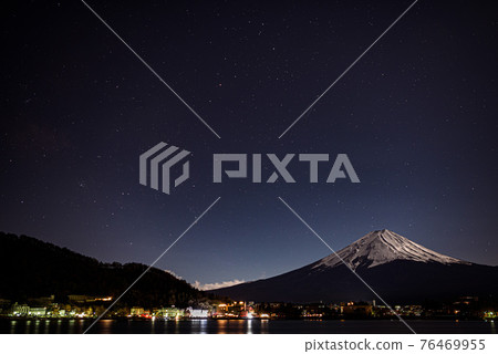 (Yamanashi Prefecture) Full sky stars, moonlight and silhouette of Mt. Fuji (Yamanashi Prefecture) Full sky stars, moonlight and silhouette of Mt. Fuji 76469955