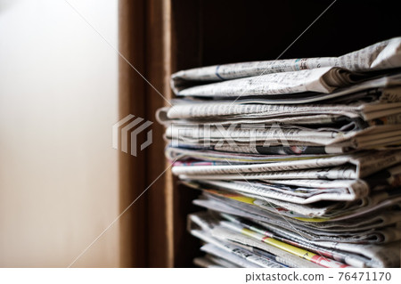 old newspaper 76471170