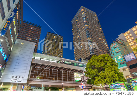 俯瞰日暮裡車站前的日本東京城市景觀 俯瞰日暮裡車站前的日本東京城市景觀 76473196
