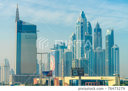 從迪拜地鐵看到的阿聯酋迪拜天際線 76473279