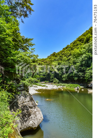 Summer strange rock scenery of the tower in Minamiaizu-gun, Fukushima Prefecture Summer strange rock scenery of the tower in Minamiaizu-gun, Fukushima Prefecture 76475193